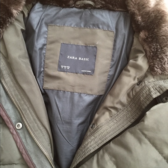 Zara military green winter coat with Hood and Faux Fur Collar Excellent Sz M - Picture 2 of 5